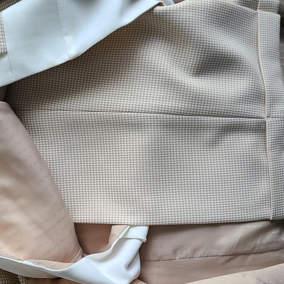 Mens suits - Picture 3 of 4